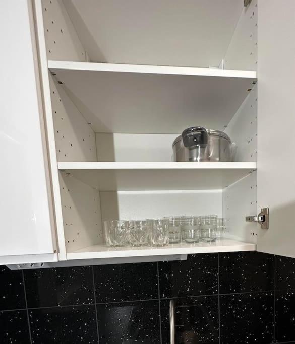 Luxurious 2-Room Apartment In Central 布罗斯 外观 照片