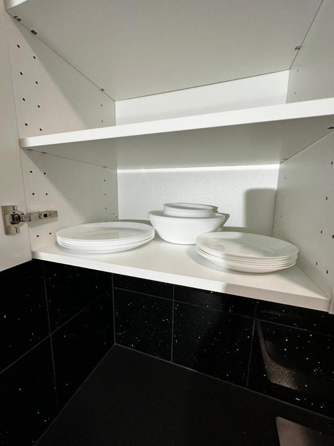Luxurious 2-Room Apartment In Central 布罗斯 外观 照片