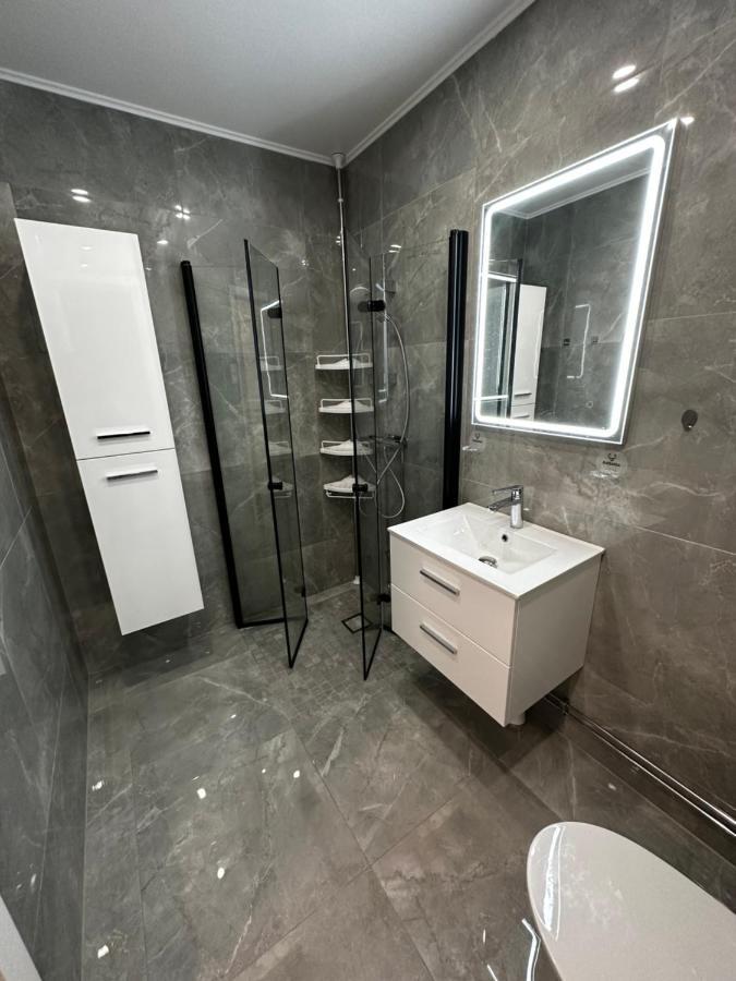 Luxurious 2-Room Apartment In Central 布罗斯 外观 照片